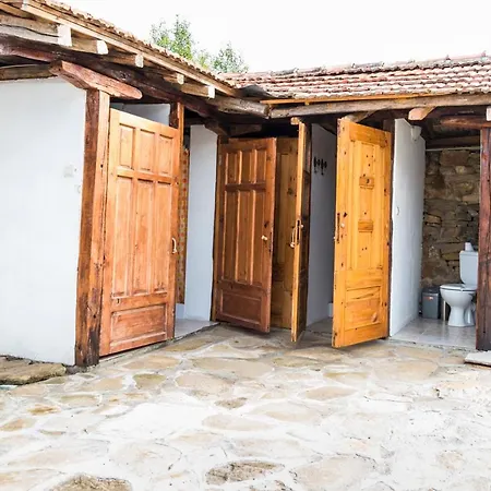 Runya Lodge Hostel