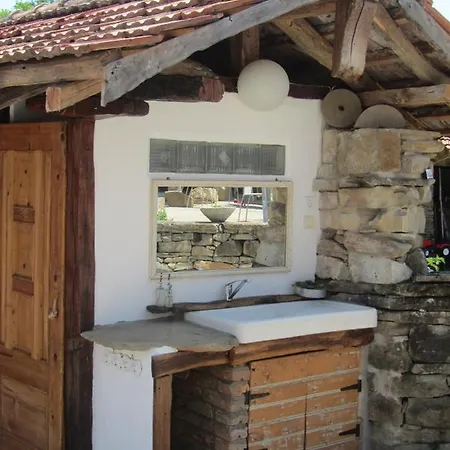Runya Lodge *