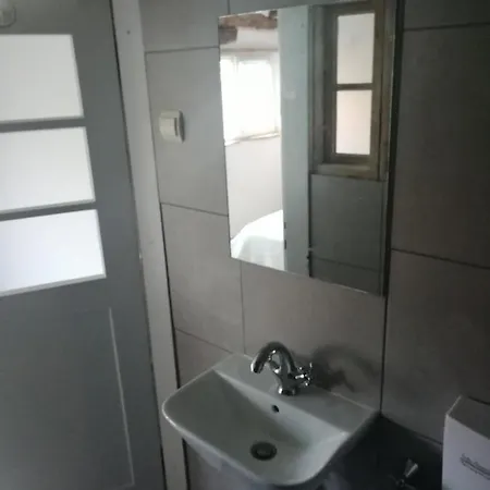 Runya Lodge Hostel *